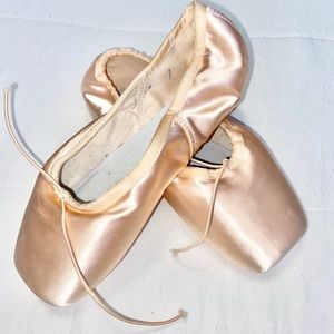 BLOCH -  Axi Stretch Pointe Shoes